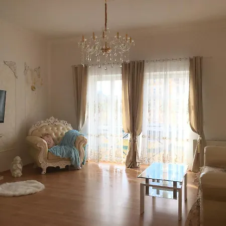 Apartments Andronic & Capitolina شقة